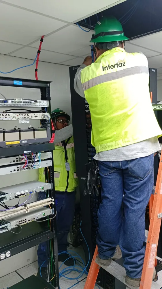 Administración de cableado estructurado en rack empresarial